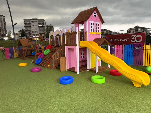 Ahşap Parkurlu Neşeli Park